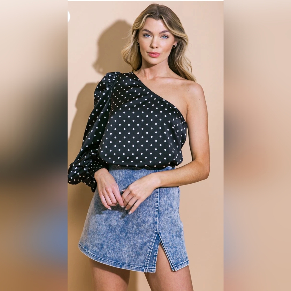 NWT Flying Tomato One Shoulder Polka Dot Blouse